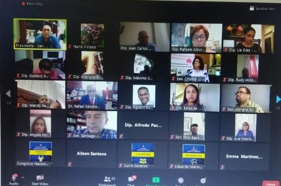 Comisión Bicameral da seguimiento a declaratoria de estado de emergencia sostiene encuentro con ministro de Salud Pública y director del SNS