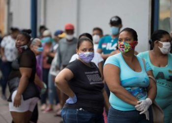 Ministro Salud advierte reapertura podría aumentar contagios Covid-19