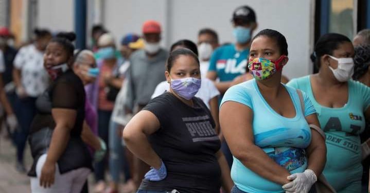 Ministro Salud advierte reapertura podría aumentar contagios Covid-19