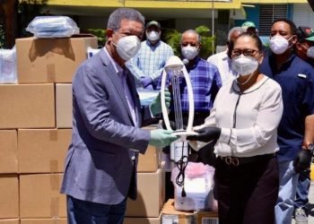 Leonel dona ventilador y mascarillas a hospitales San José de Ocoa y Azua