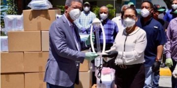 Leonel dona ventilador y mascarillas a hospitales San José de Ocoa y Azua