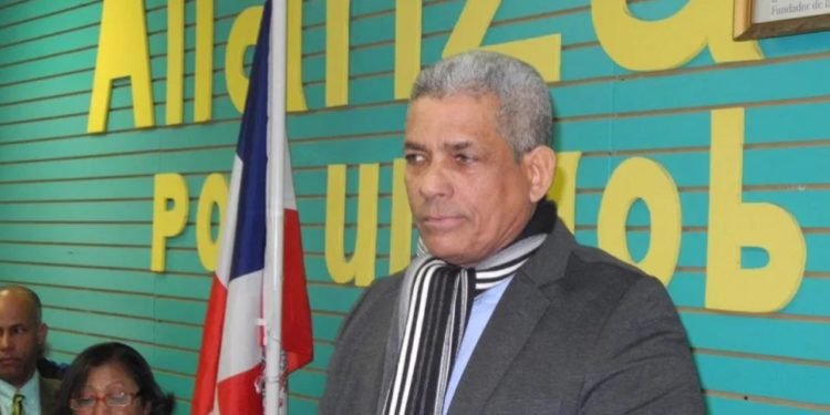 Delegado electoral Alianza País denuncia inoperancia en oficina de la OPREE