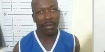 Imponen tres meses de prisión a hombre acusado de violación y venta de drogas en Hato Mayor