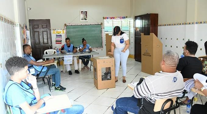 Alrededor de 20 encuestas se han publicado en los últimos 3 meses