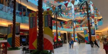 Gobierno autoriza apertura de negocios en centros comerciales