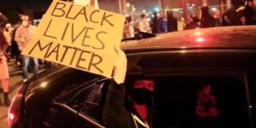 Los disturbios raciales de Mineápolis se extienden a otras ciudades de EEUU