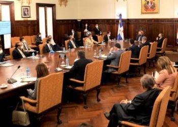 Medina trata apertura de la economía con empresarios, sindicalistas y las iglesias