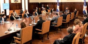 Medina trata apertura de la economía con empresarios, sindicalistas y las iglesias