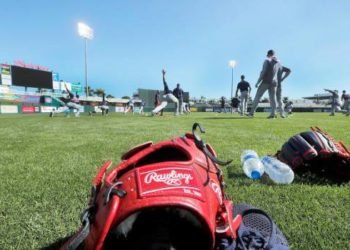 Propuesta de dueños para jugar en 2020 augura el rechazo de los peloteros