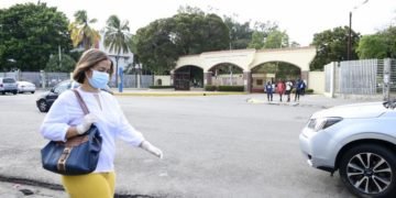 Universidades obligadas a impartir clases virtuales