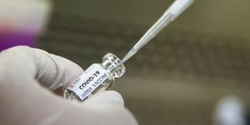 Cuatro gobiernos de la Unión Europea anuncian compra vacuna de COVID-19