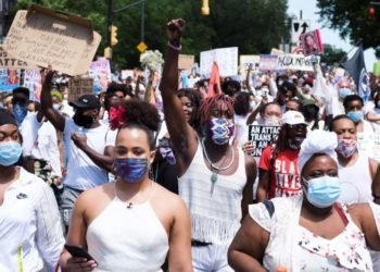Nueva York salió otra vez a las calles a reclamar cambios en la policía estatañ