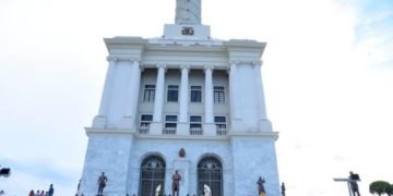 Fiesta y mañana gallo en Santiago, pese a aumento del COVID-19