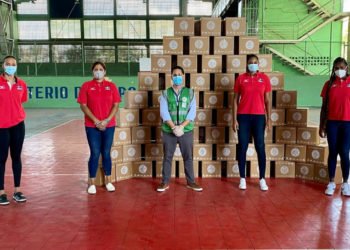 SID entrega donación a la selección nacional femenina de voleibol de RD