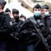Hombre ataca con arma blanca cerca de la antigua sede de «Charlie Hebdo» en París