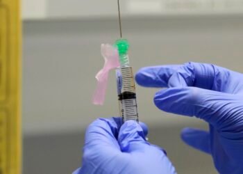 Estados Unidos presenta plan sobre vacunas gratis contra el coronavirus