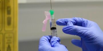 Estados Unidos presenta plan sobre vacunas gratis contra el coronavirus