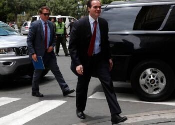 El BID elige como nuevo presidente a Mauricio Claver-Carone, asesor de Trump
