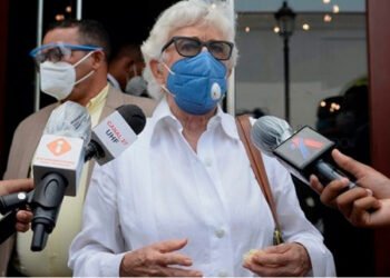 Ortiz Bosch: “Botellas impiden disfrute servicios públicos a la población” RD