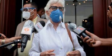 Ortiz Bosch: “Botellas impiden disfrute servicios públicos a la población” RD