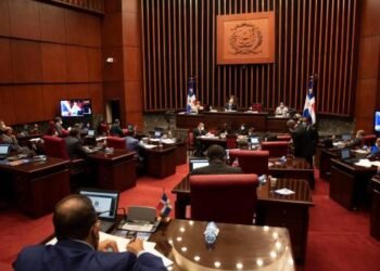 A 7 días aspirantes JCE luchan por completar su inscripción