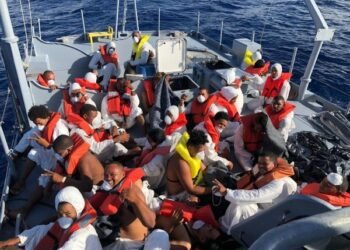 Armada detiene 104 personas, frustra 21 viajes ilegales e intercepta barcos