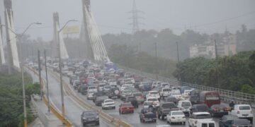 Fuerte lluvia sobre Santo Domingo y otras doce zonas de Rep. Dominicana