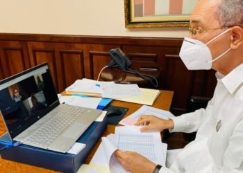 MESCYT informa está en vías de solución ligero retraso en desembolso a becados de España