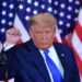 Trump deja la Casa Blanca y llega a su club de golf en Virginia en su primera salida desde las elecciones