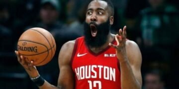 Woods y Harden lideran el triunfo de los Rockets; Doncic no puede salvar a los MavericksNB