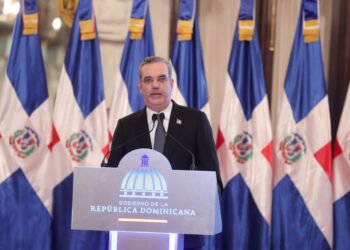 Presidente Abinader entrega hospital municipal de Boca Chica