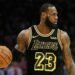 LeBron James amplía su contrato con los Lakers
