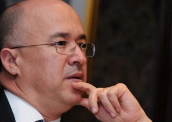 Domínguez Brito dice «irrita» que Abinader antes minimizaba el toque de queda y ahora lo aplique