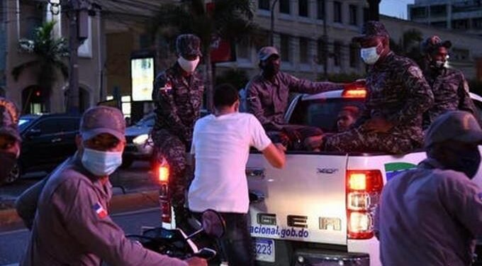 PN detiene 995 individuos por violentar toque de queda la madrugada de este viernes