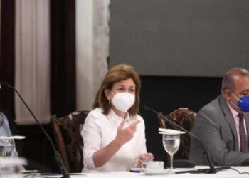 Gabinete de Salud convoca reunión urgente este lunes por rebrote de Covid-19