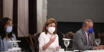 Gabinete de Salud convoca reunión urgente este lunes por rebrote de Covid-19