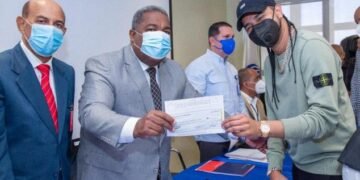 Contrataciones Públicas echa atrás pago millonario a artistas