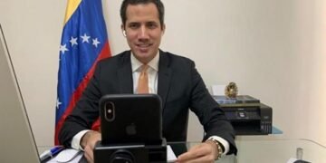 La Asamblea Nacional opositora prorroga su vigencia y ratifica a Guaidó como presidente encargado