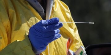 Casos de COVID-19 continúan en aumento; este domingo se reportan 1,107 nuevos contagios