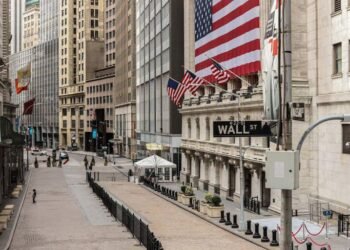 Wall Street cierra al alza en vísperas de Navidad