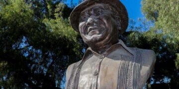Las cenizas del cantautor Armando Manzanero llegan a su natal Mérida