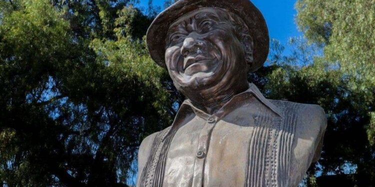 Las cenizas del cantautor Armando Manzanero llegan a su natal Mérida