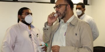 Salud Pública entrega equipos para toma de muestra de covid-19 en aeropuerto de Puerto Plata