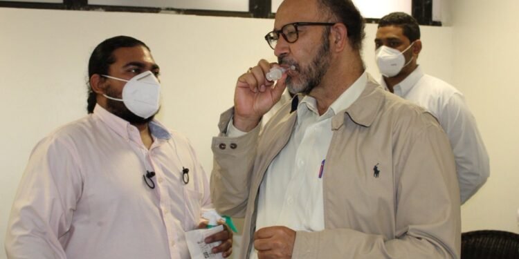 Salud Pública entrega equipos para toma de muestra de covid-19 en aeropuerto de Puerto Plata