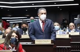 Gustavo Sánchez exhorta a Yeni Berenice a dejar incitar morbo y telenovela