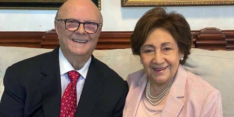Hipólito Mejía y su esposa están libres de COVID-19