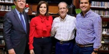 Se reúnen Leonel y Reinaldo Pared, seretario general del partido morado