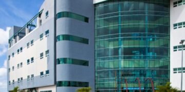 Autoridades empiezan a reforzar hospitales