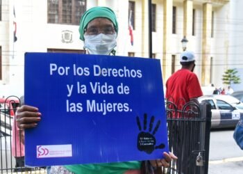 Abinader resurge debate del aborto al apoyar abiertamente las tres causales