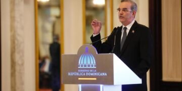 Abinader afirma trabaja para “transformar el país de una vez y para siempre”